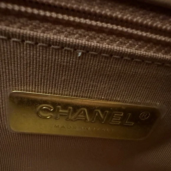 Chanel 19 large ( not maxi ) - Picture 15 of 16
